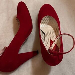 Chic Red Suede Heels
